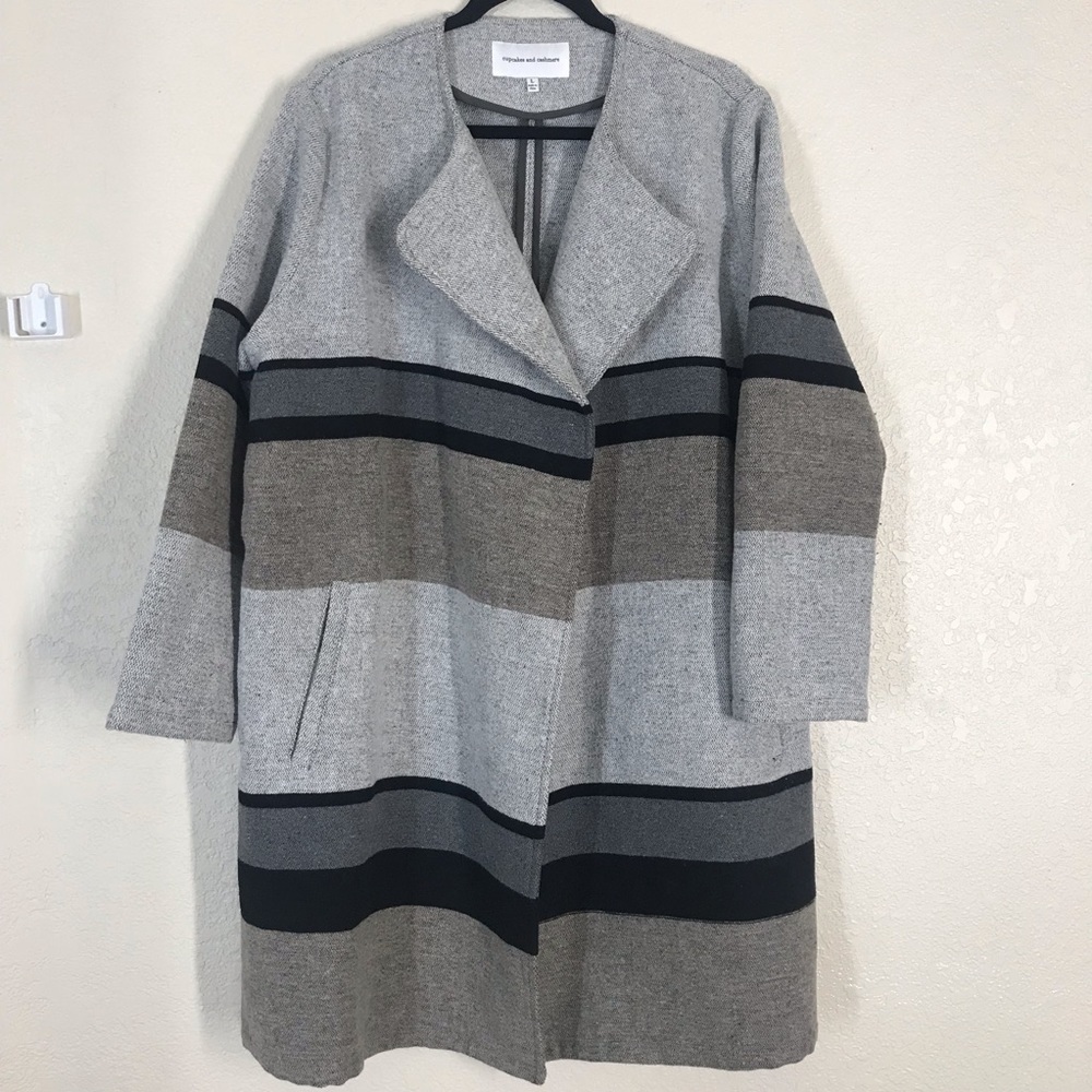 CUPCAKES & CASHMERE Open Coat Striped Long Allesa Color block neutral